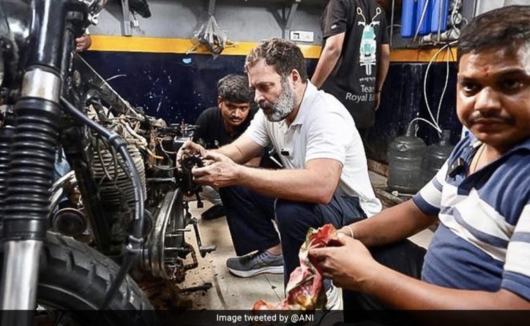 ucr4h0q rahul gandhi at bike repair shop 625x300 28 June 23