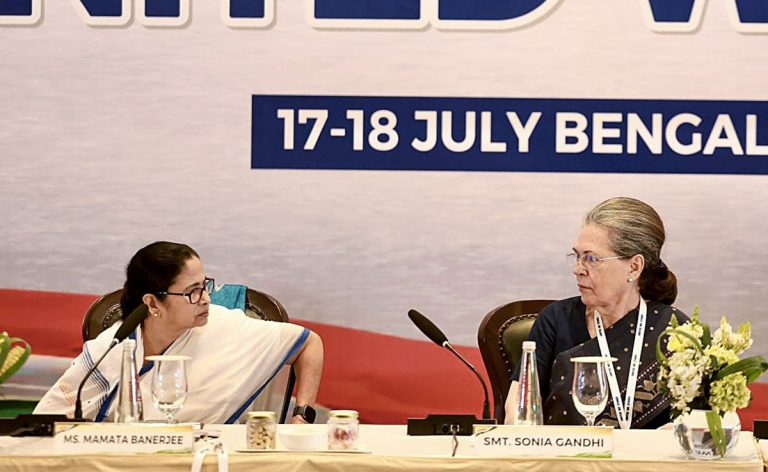 rfjlo1lk sonia gandhi mamata banerjee 625x300 18 July 23