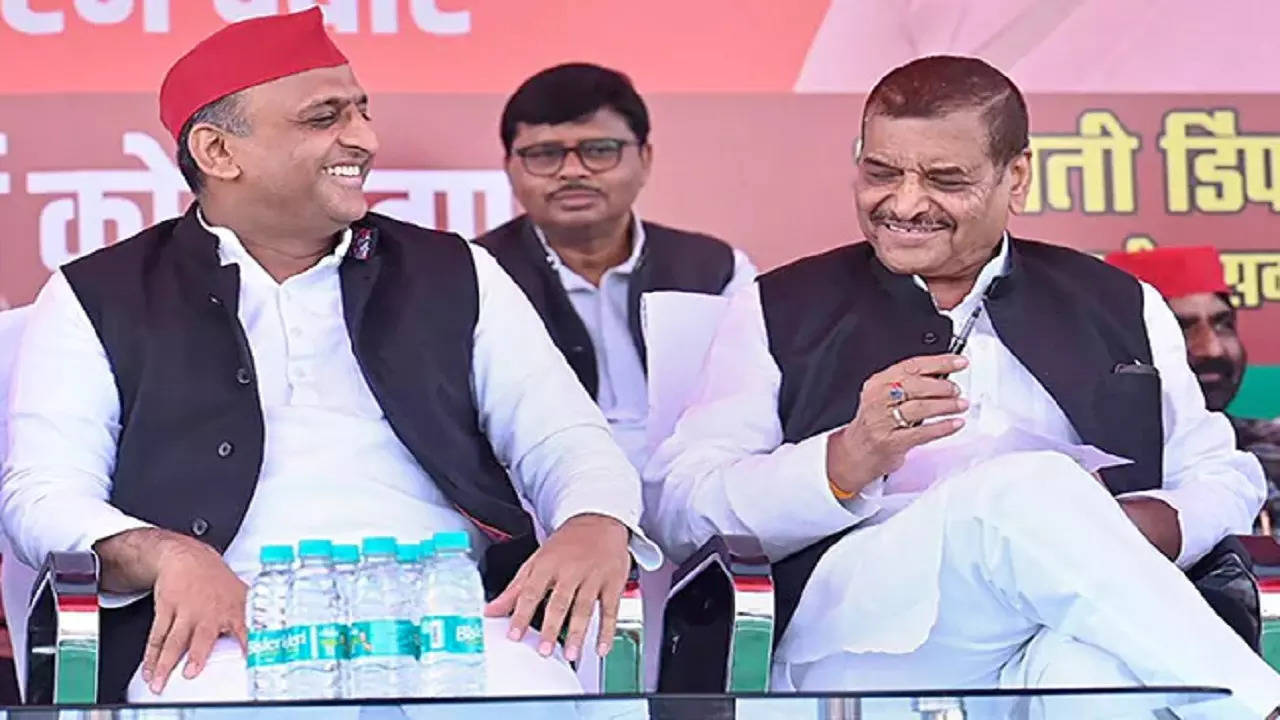 shivpal yadav announces merger with bhatija akhilesh yadav led samajwadi party