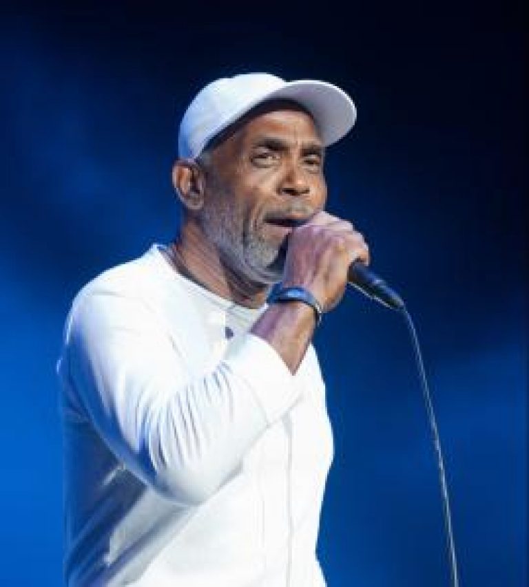 18097392 frankie beverly founder leade 270x300 1