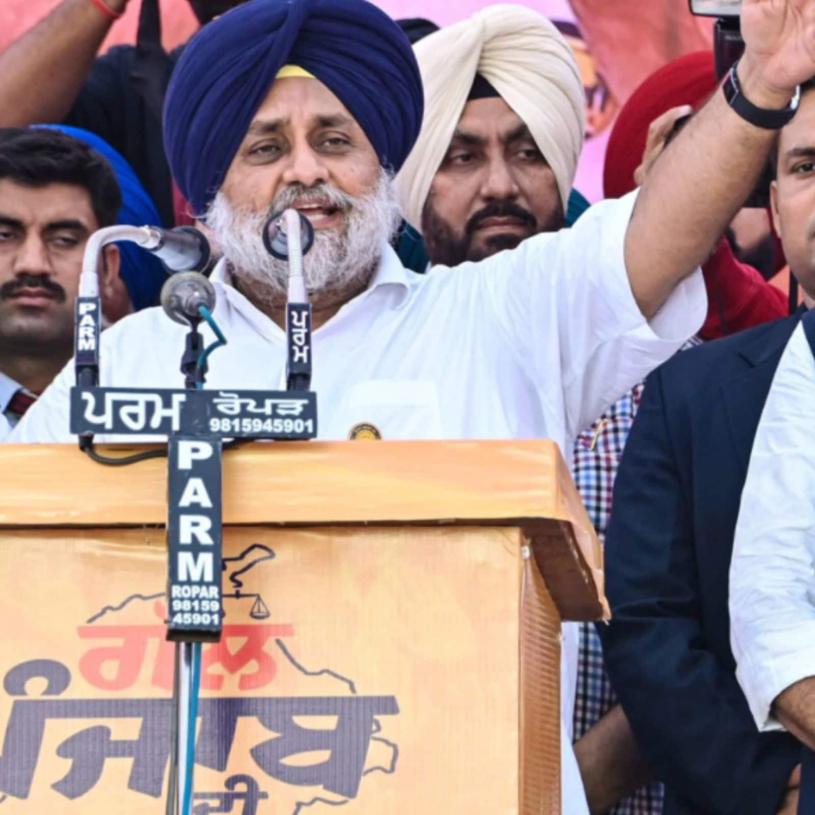 akali dal president sukhbir badal appears before sit in police firing case for second time