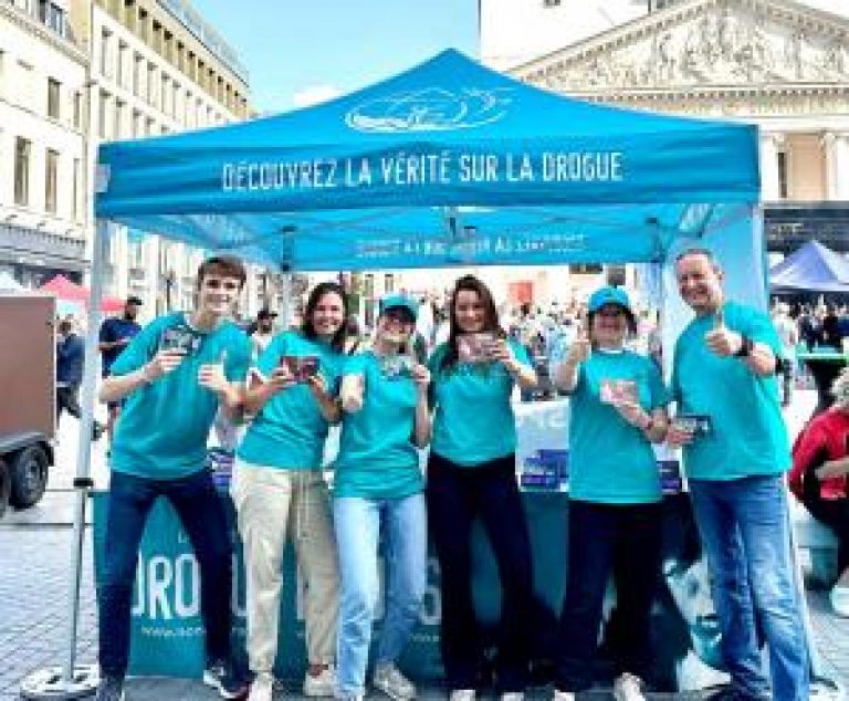 18762584 thumbs up from say no to drugs 300x248 1