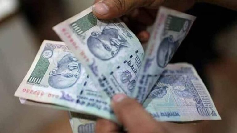rupee trade worth 2 5 billion since july 2022 rbi move