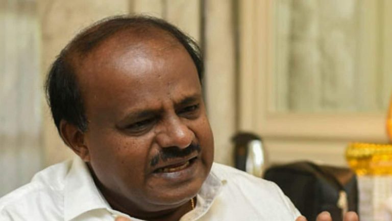 kumaraswamy backs kcrs efforts to earn peoples confidence through development