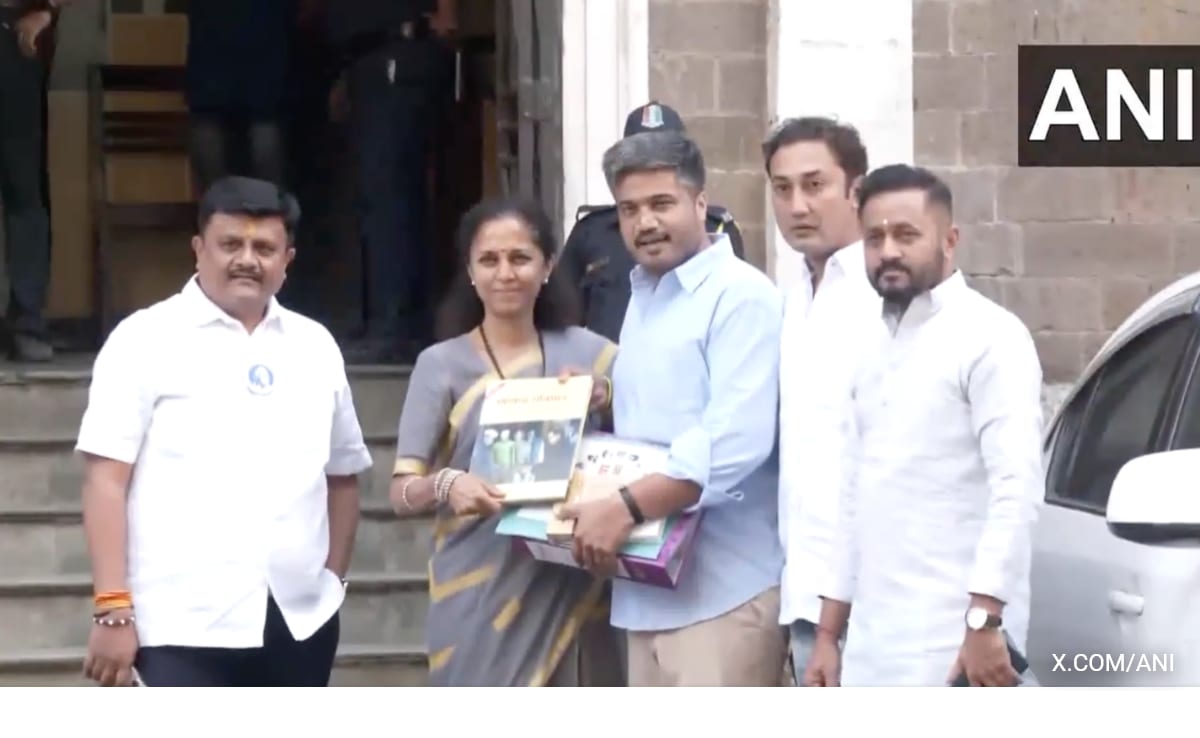 86218gt4 rohit pawar ed office supriya sule 625x300 24 January 24