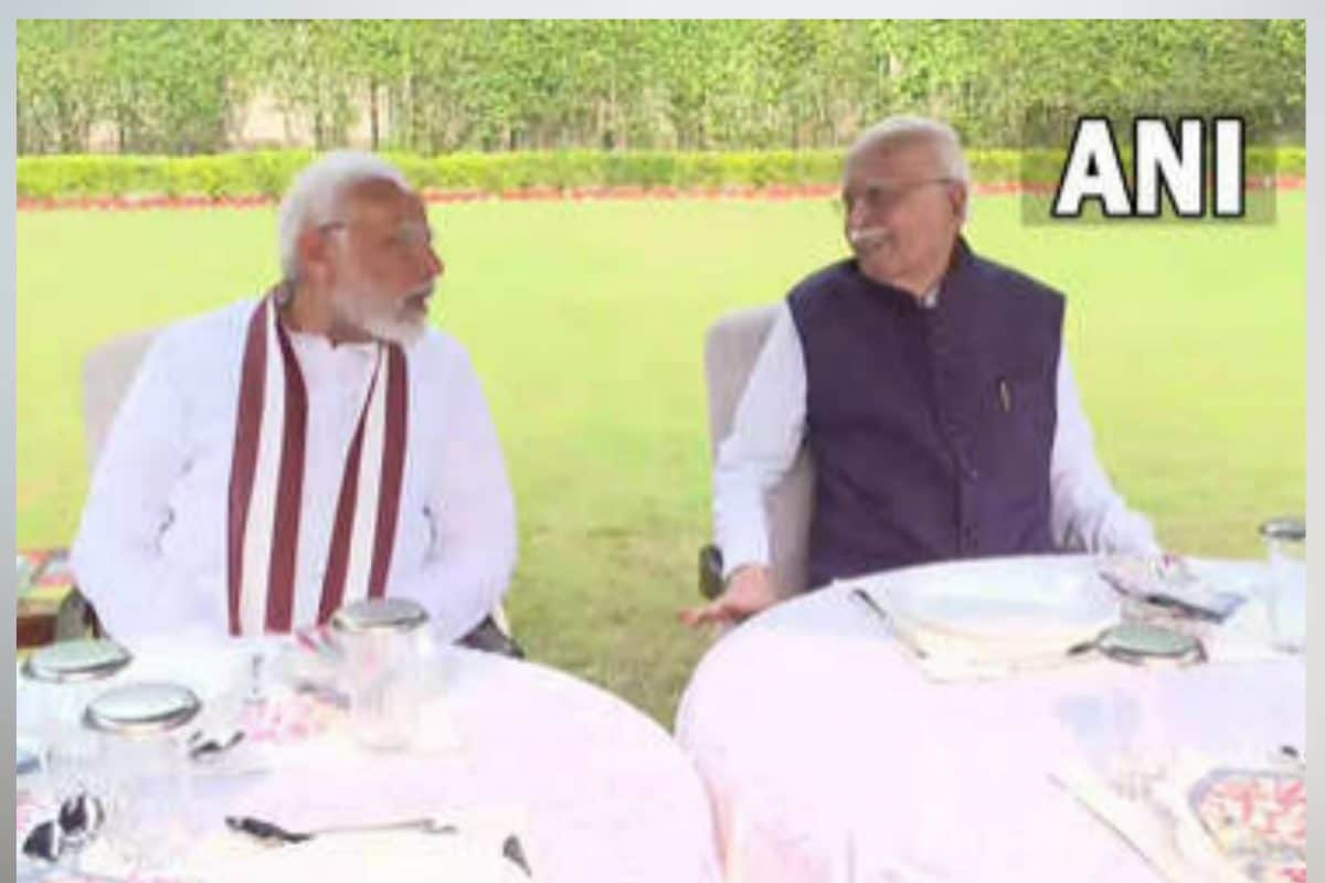 lk advani turns 95 modi visits veteran bjp leaders residence to extend birthday greetings
