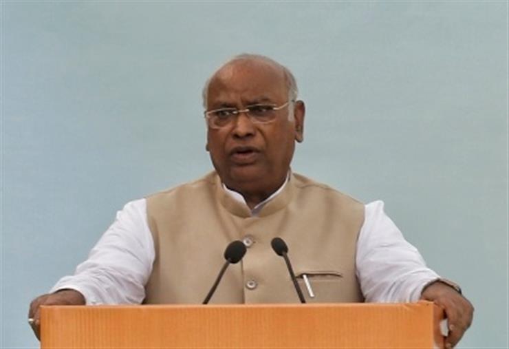 karnataka ready to welcome kharge on maiden visit as aicc chief