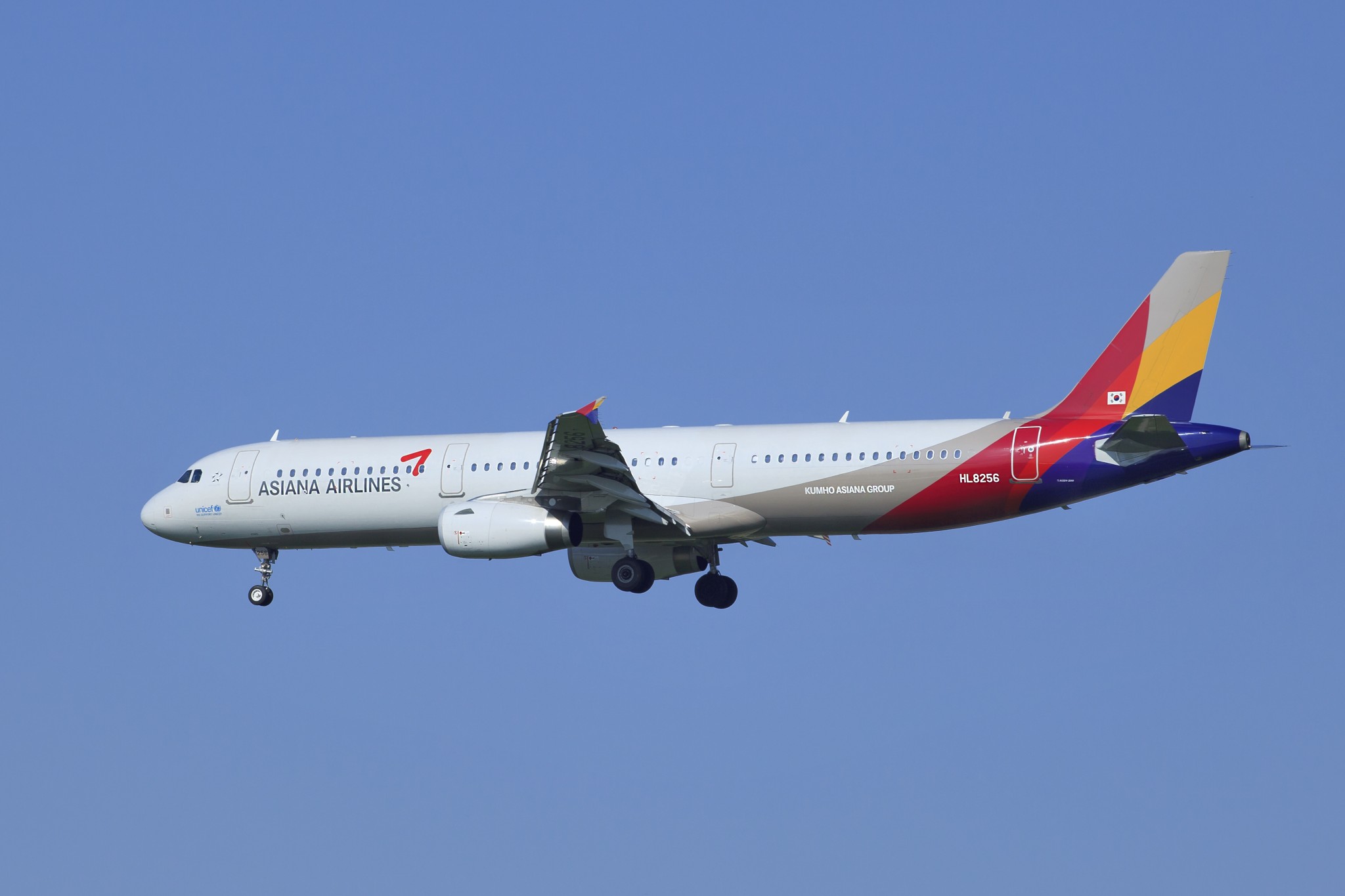 ASIANA AIRLINES A321
