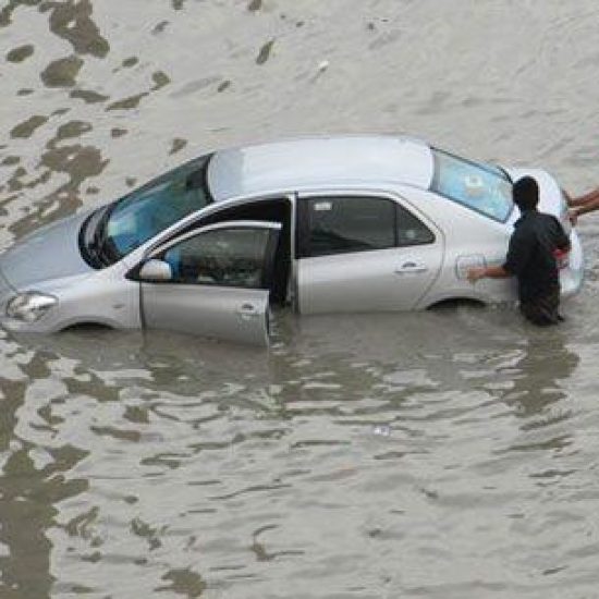 ovgjBiNH flood2 cars big thumb