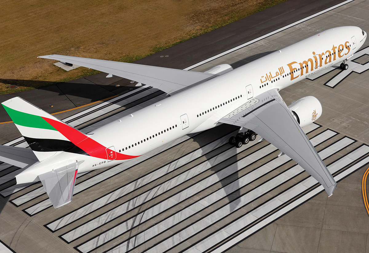 X2TKQ3Qw Emiirates Airline Boeing 777 300ER 1 2