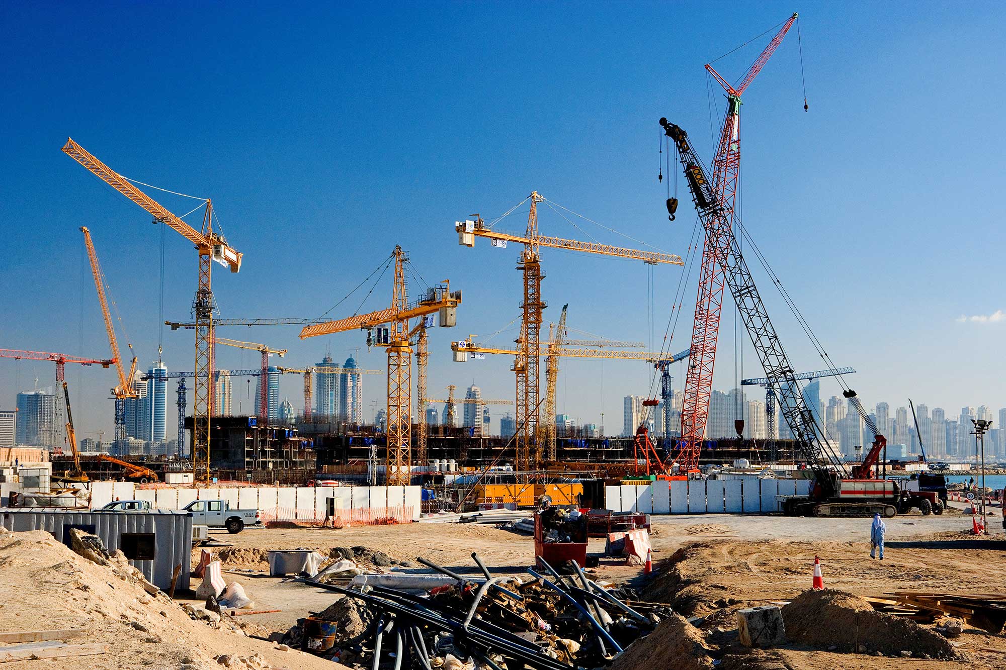 dubai construction cranes