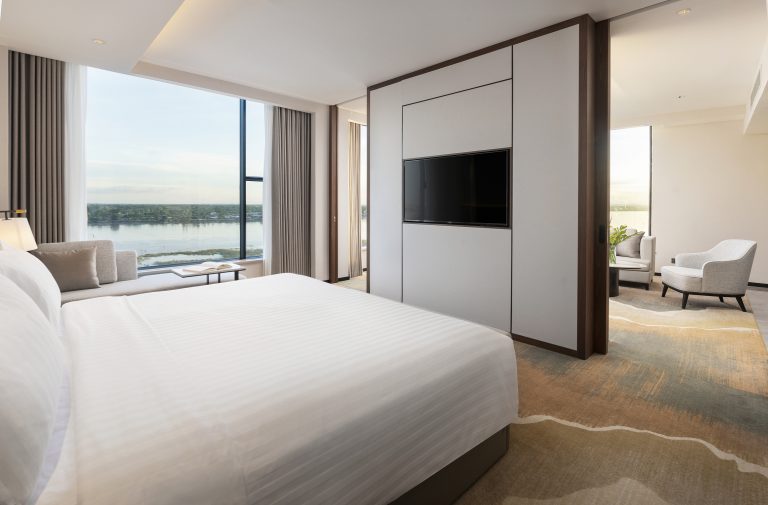 Amari Vientiane Junior Suite Riv