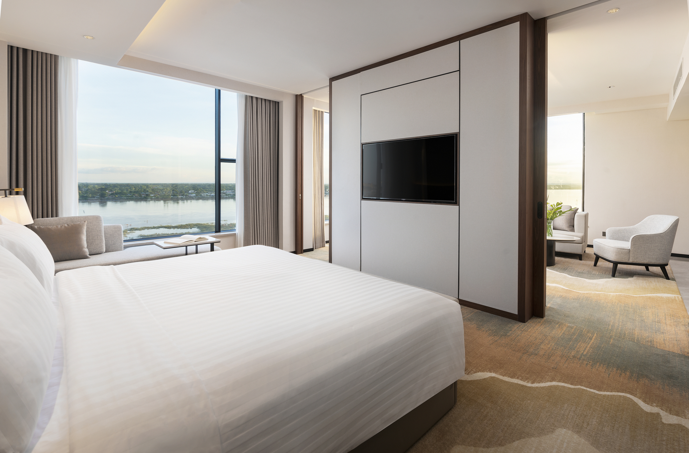 Amari Vientiane Junior Suite Riv