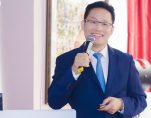 GE Jun Guiding Mainland Chinese