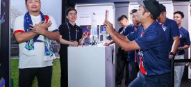 01Fans take a virtual selfie wit