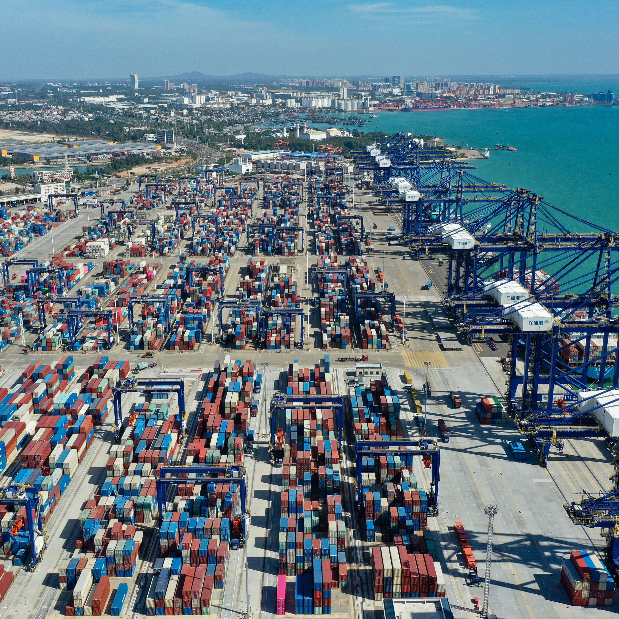 Hainan FTP’s first month of island-wide special customs operations boosts economic vitality, sets global benchmark