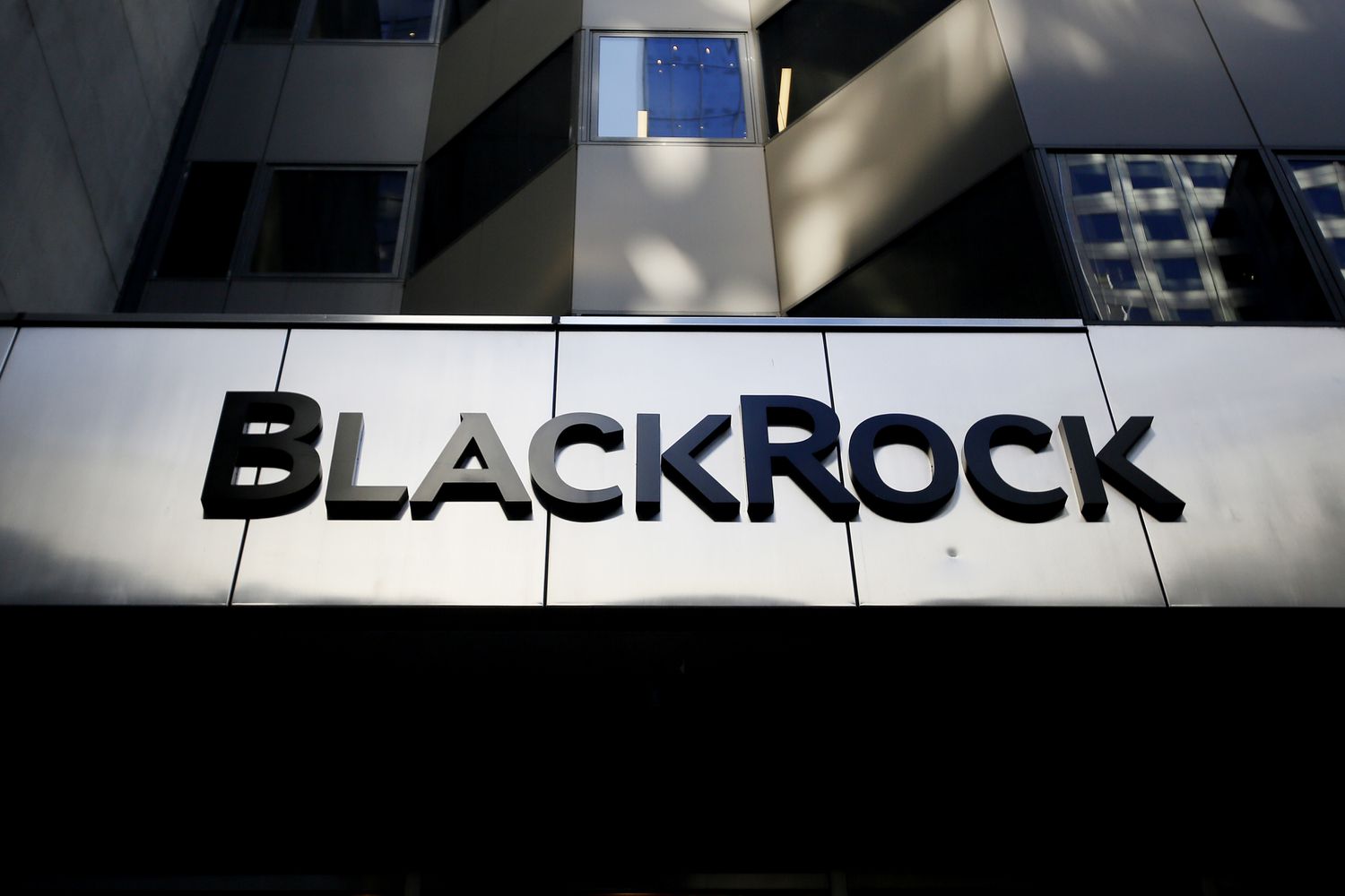 Mubadala increases exposure to BlackRock bitcoin ETF