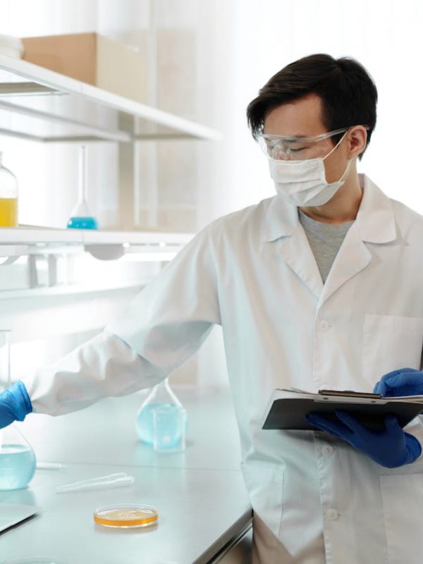 Lab Post Rethinking Laboratory Safety in a Changing Research Landscape — Arabian ...
